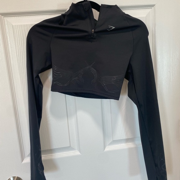 Black crop top - Picture 2 of 4